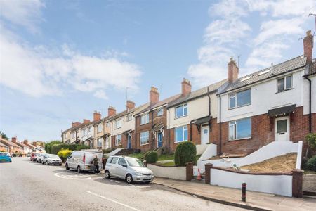 4 bedroom terraced house to rent - Photo 5