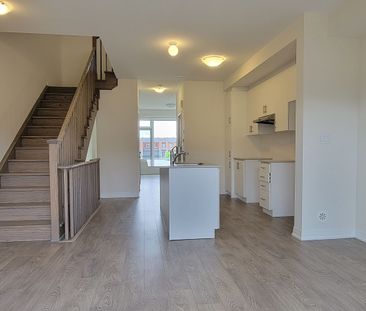 For Lease - 31 Cherryhill Lane, Barrie, Ontario - Photo 1