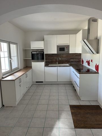 Großzügige Familienwohnung mit Garten, Garage & Parkplatz - Foto 3