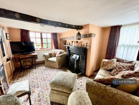 4 bedroom detached house to rent - Photo 2