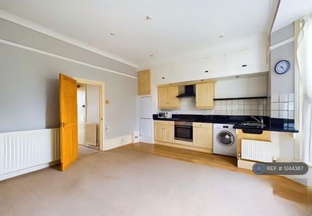 1 bedroom flat to rent - Photo 5