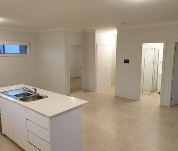 MODERN TWO BEDROOM TOWNHOUSE IN CONVENIENT LOCATION - Photo 3