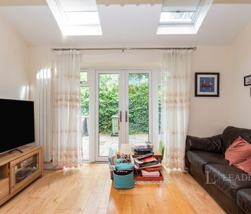 4 bedroom house to rent Elkins Gardens, Guildford, Surrey, GU4 - Photo 2