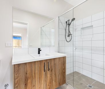 Contemporary Sustainable Comfort Just Steps From Schools, Shops & T... - Photo 3