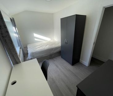 4 bedroom terraced house to rent - Photo 1