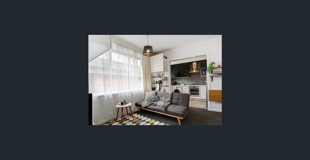 FURNISHED - Botanical Gardens, Domain Rd Dining & Transport at Your Doorstep - Photo 1