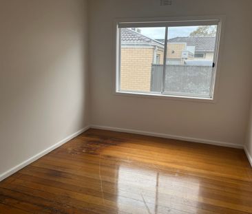 Family home in the heart of Bell Park - Photo 4