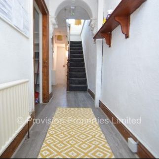 8 Bedroom Student Properties in Hyde Park - Photo 1
