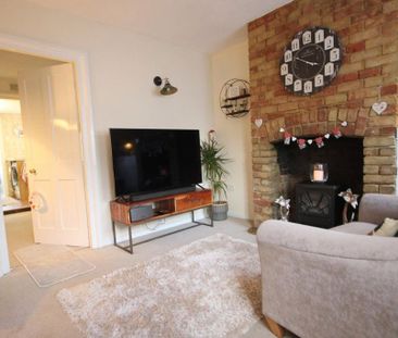 2 bedroom terraced house to rent - Photo 5