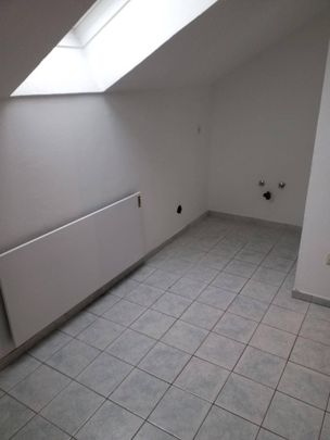 Gut aufgeteilte 1-Zimmerwohnung im Dachgeschoss - Photo 1