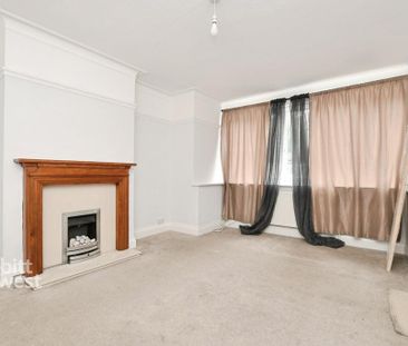 3 bedroom semi-detached villa to rent - Photo 6