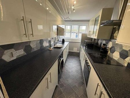 Oldcroft Place, Cornhill, Aberdeen, AB16 - Photo 5