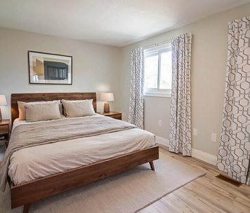 Cozy 3 Bedroom Townhouse in Welland!! - Photo 3