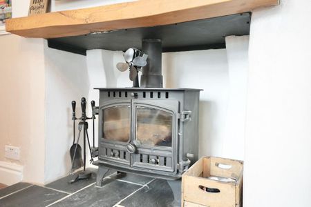 3 bedroom end of terrace house to rent - Photo 3