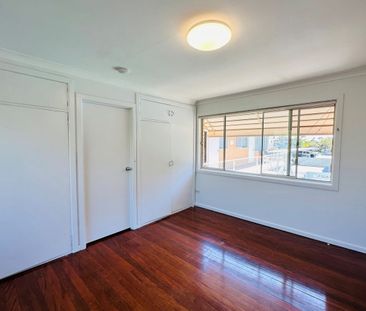 Tidy 2 Bedroom Unfurnished Paradise Island Townhouse - Photo 3