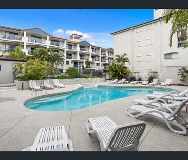 BEACHSIDE FURNISHED TOWNHOUSE APARTMENT - Photo 4