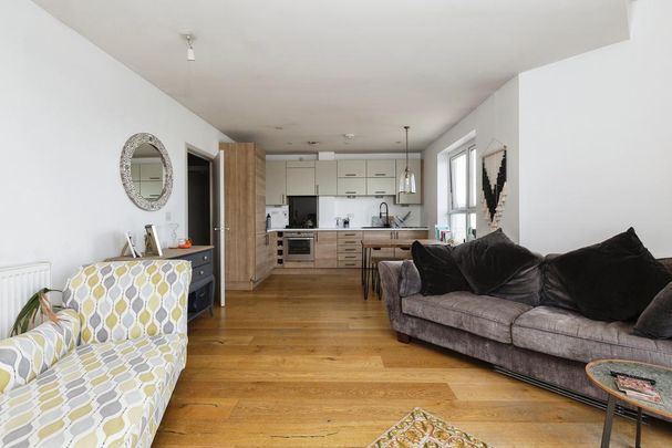 2 bedroom penthouse to rent - Photo 1