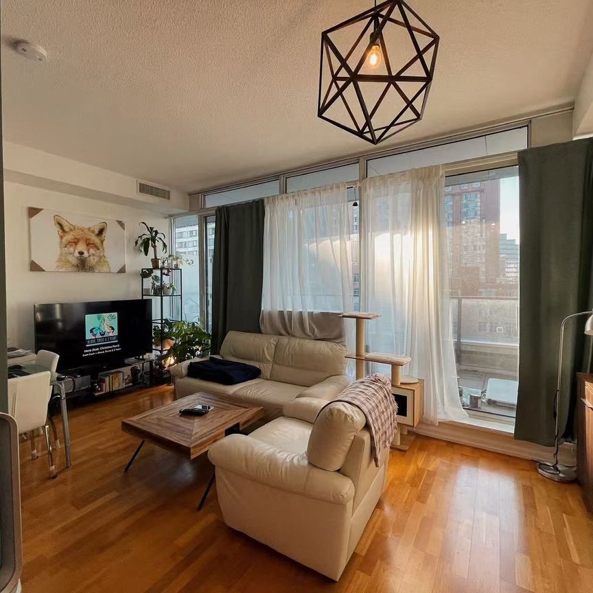 For Lease - 111 Elizabeth Street Unit# 1827, Toronto, Ontario - Photo 1