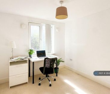 2 bedroom flat to rent - Photo 6