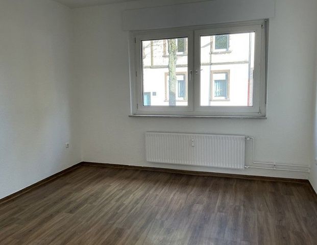 Hier wartet eine renovierte Wohnung auf Sie! - Photo 1