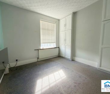 2 Bedroom Terraced - Photo 3