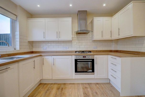 3 bedroom terraced house to rent - Photo 1