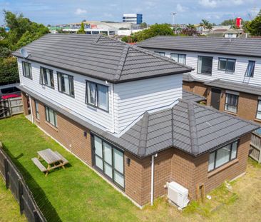 Exceptional 4-Bedroom Family Home in Mt Wellington - Photo 6