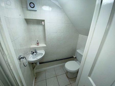 Room in a Shared House, Walsall Road, B42 - Photo 4