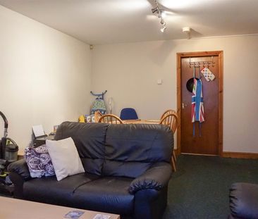 Flat 8, Headingley House 96 Ash Road, Headingley, Leeds, LS6 3HD - Photo 4