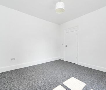 3 bedroom apartment to rent - Photo 6