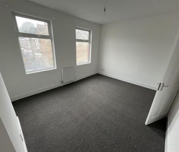 3 bedroom end of terrace house to rent - Photo 5