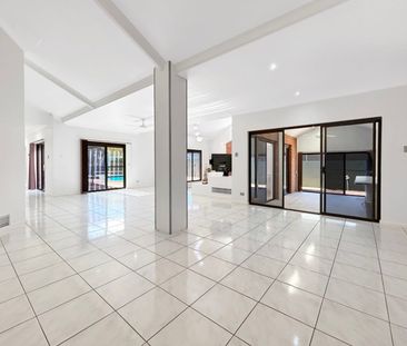 Spacious Three Bedroom Family Home in Braitling - Photo 3