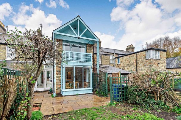 Superb family home located off Mill Road - Photo 1