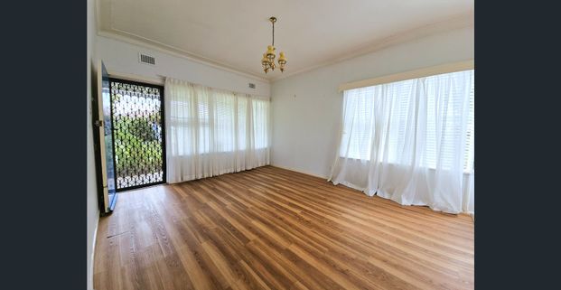 1 Lees Cres, Blacktown, NSW 2148 - Photo 1