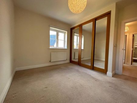 3 bedroom semi-detached house to rent - Photo 4