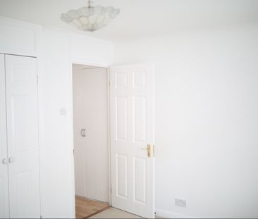 1 Bed Flat, Windlesham Gardens, BN1 - Photo 3