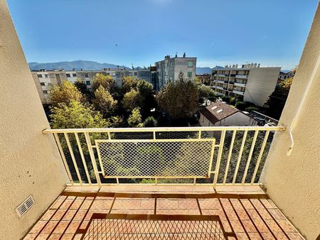 Beaumont centre Appartement type 3 avec balcon à louer - Photo 4