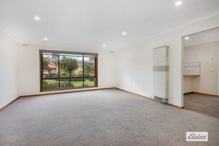 Freshly updated home - Photo 4