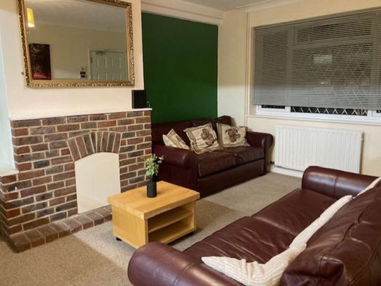 Stanmore Lane Room 2 - Photo 1