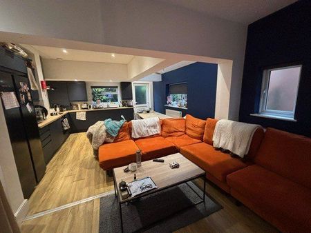 181 Rolleston Drive, NG7 1JZ, NOTTINGHAM - Photo 2