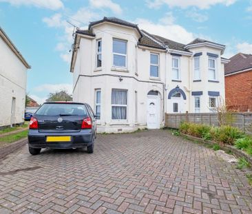 6 bedroom detached house to rent - Photo 4