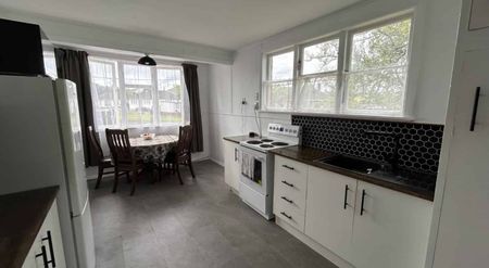 Cosy on Cobham. - Photo 3