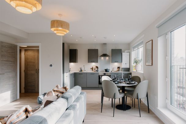 Casa, Vista Park, Glasgow, G33 - Photo 1