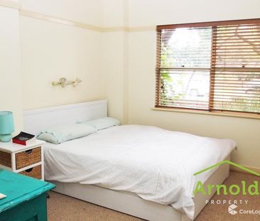 Spacious One Bed Apartment - Photo 2