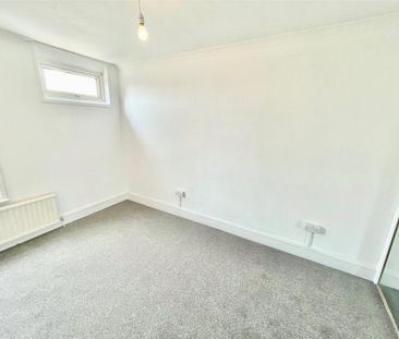 2 bedroom semi-detached house to rent - Photo 6