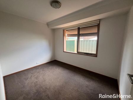 23 Stagecoach Crescent, Sydenham, VIC 3037 - Photo 3