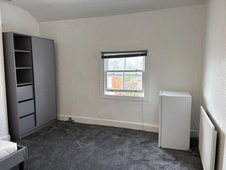 1 bedroom house of multiple occupation to rent - Photo 4