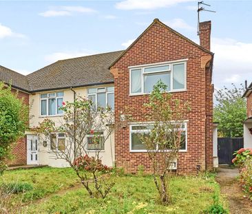 Bromhedge, Lee, SE9, London - Photo 2