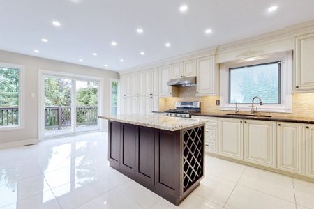 For Lease - 909 Stonehaven Avenue, Newmarket, Ontario - Photo 3