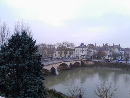 Location Appartement 4 pièces 75m² CHALON SUR SAONE 71100 - Photo 5